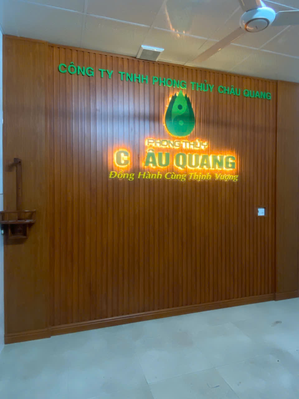 Thi công bảng hiệu 3