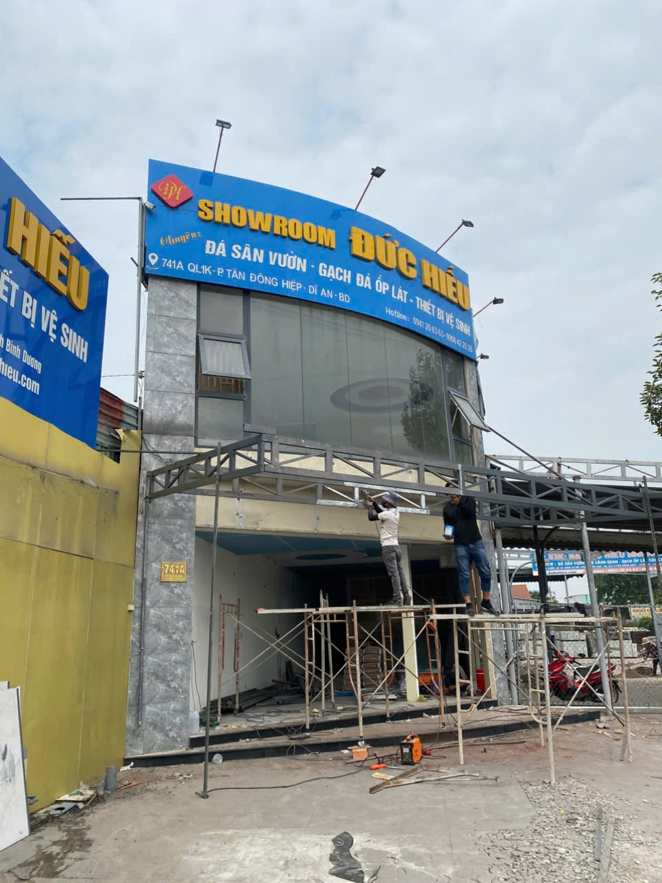 Thi công bảng hiệu 4