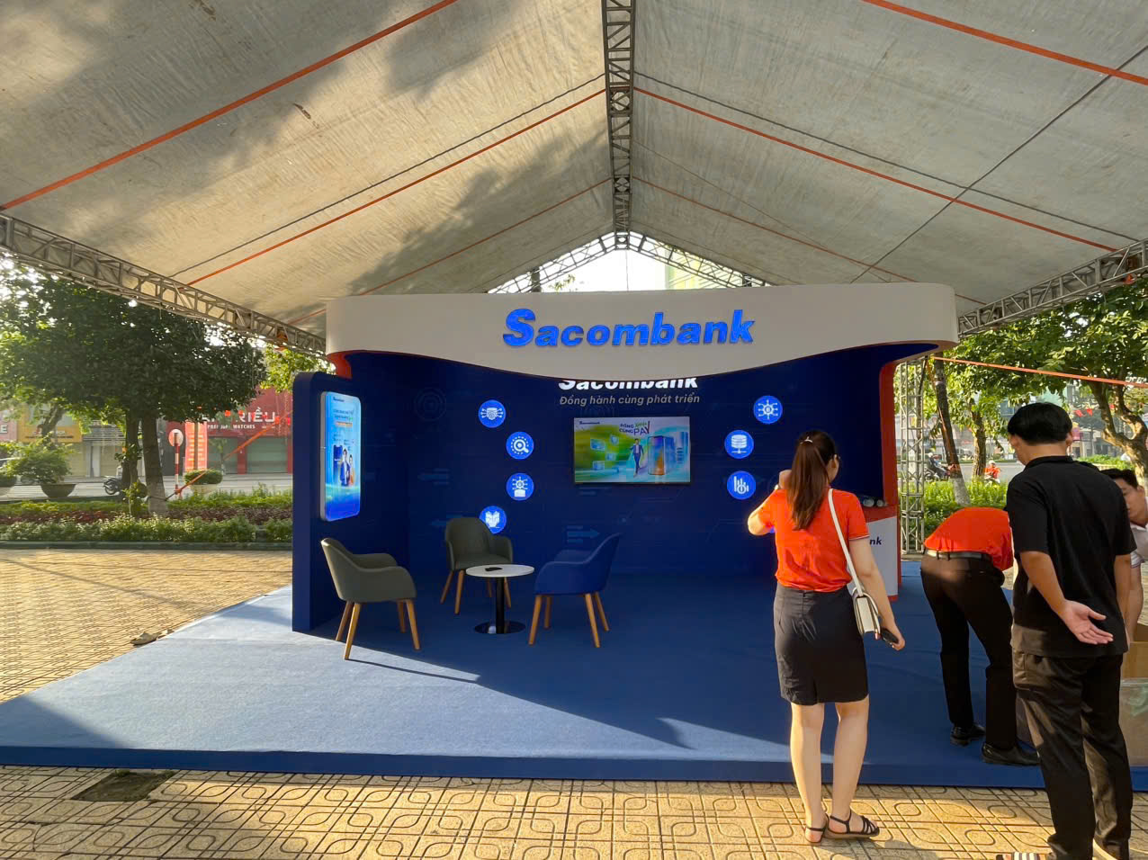 Thi công bảng hiệu 13