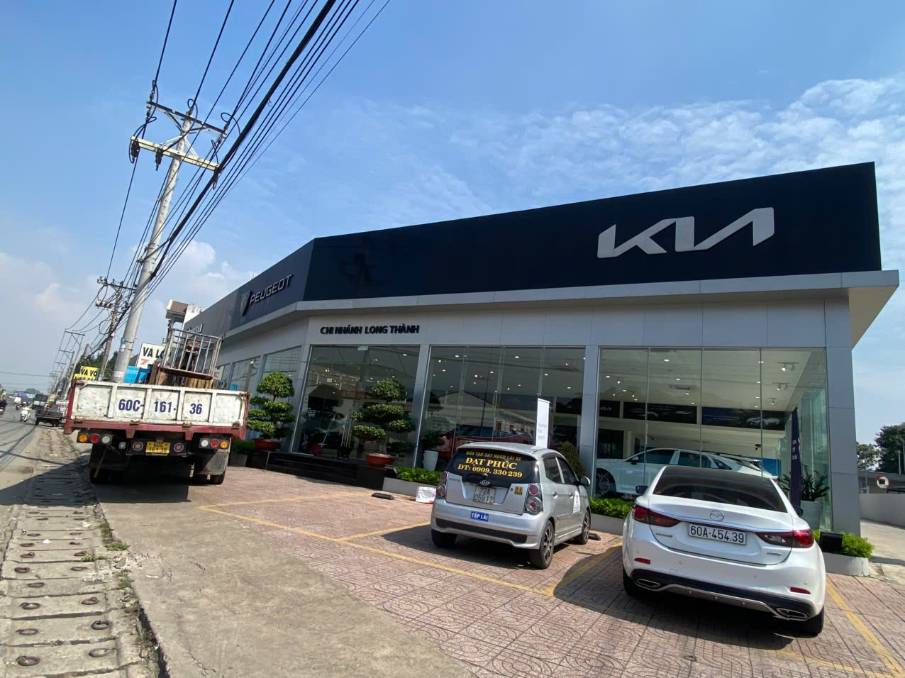 Thi công bảng hiệu 17