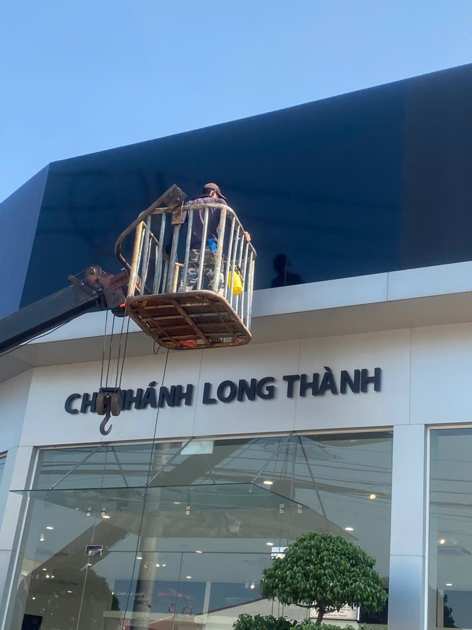 Thi công bảng hiệu 16