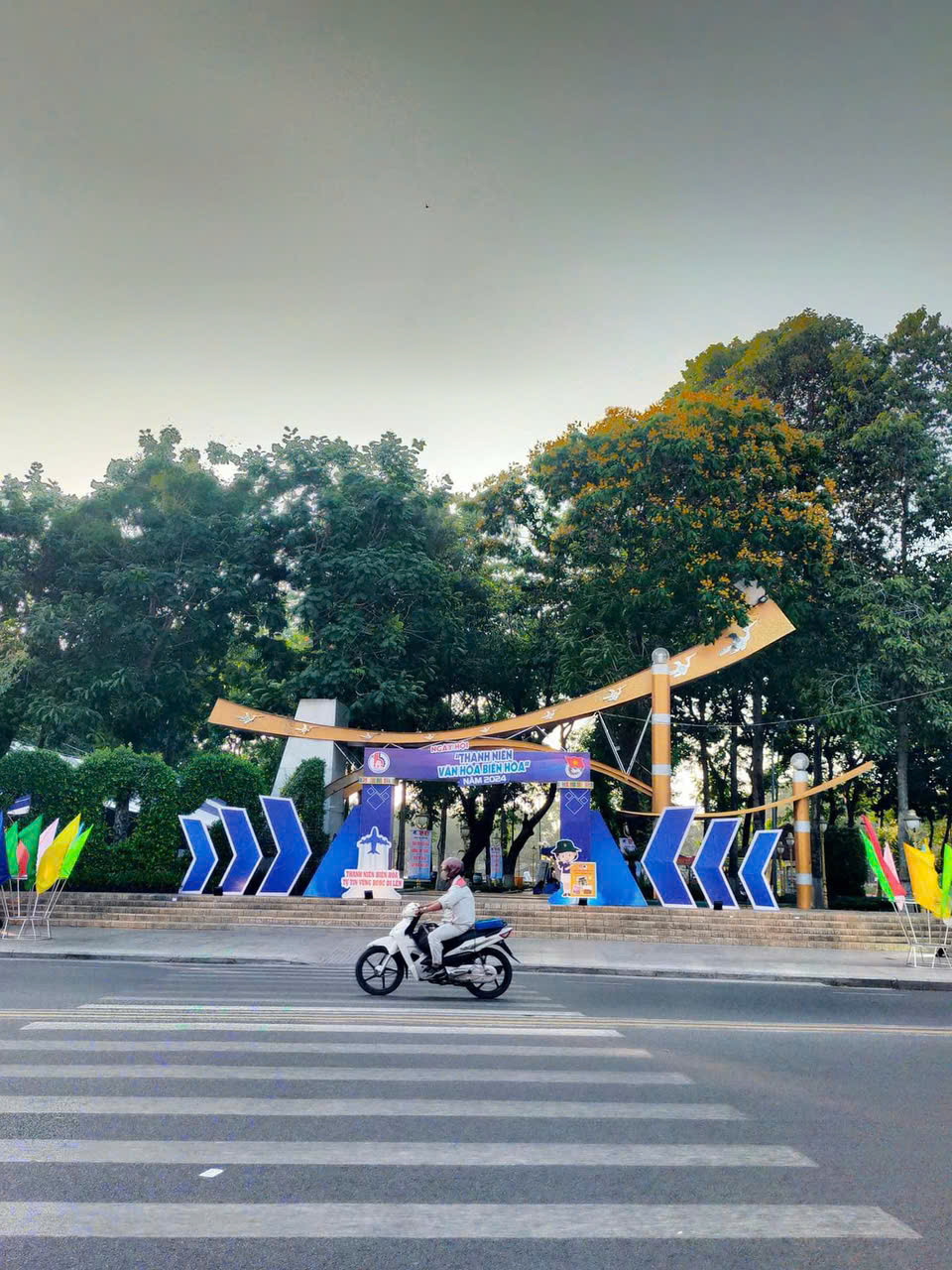 Thi công bảng hiệu 37