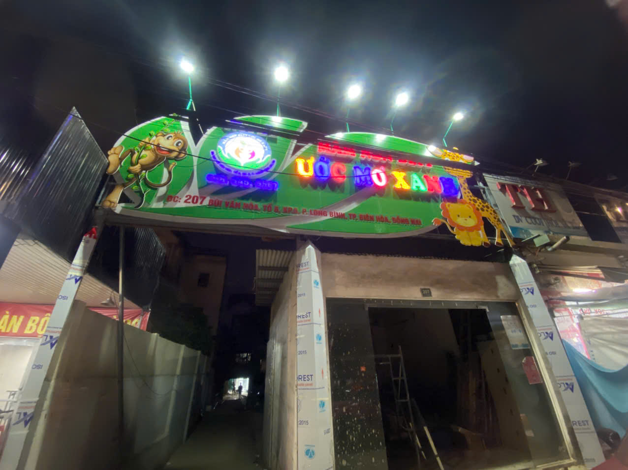 Thi công bảng hiệu 43